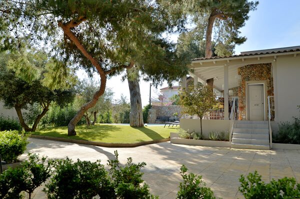 lagonissi residence
