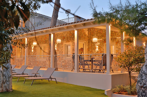 lagonissi residence